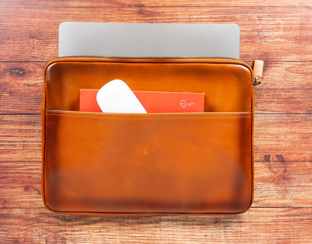 Awe Laptop-/Tablet-Hüllen aus echtem Leder
