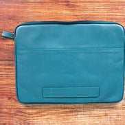 Awe Laptop-/Tablet-Hüllen aus echtem Leder