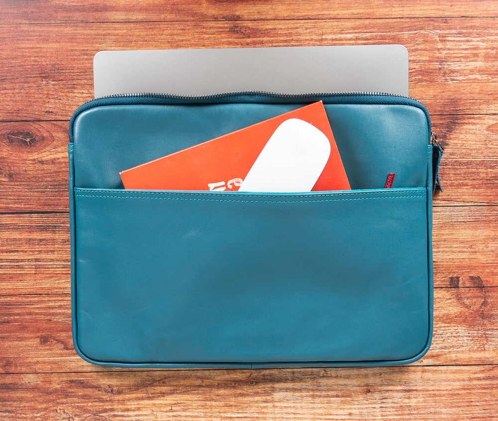 Awe Laptop-/Tablet-Hüllen aus echtem Leder