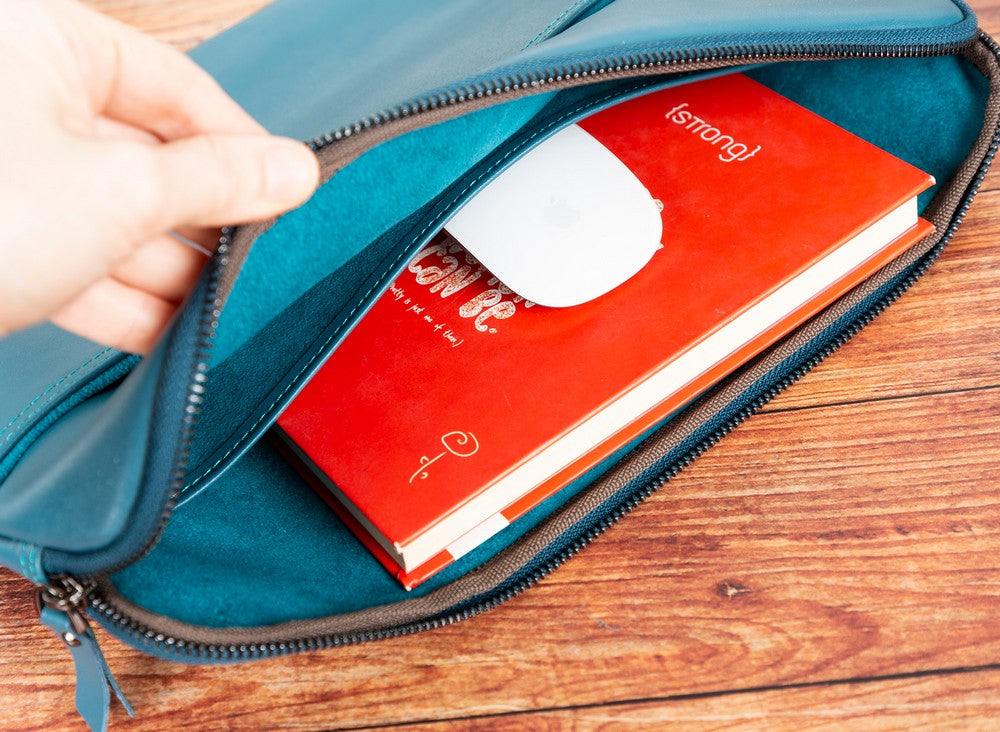 Awe Laptop-/Tablet-Hüllen aus echtem Leder