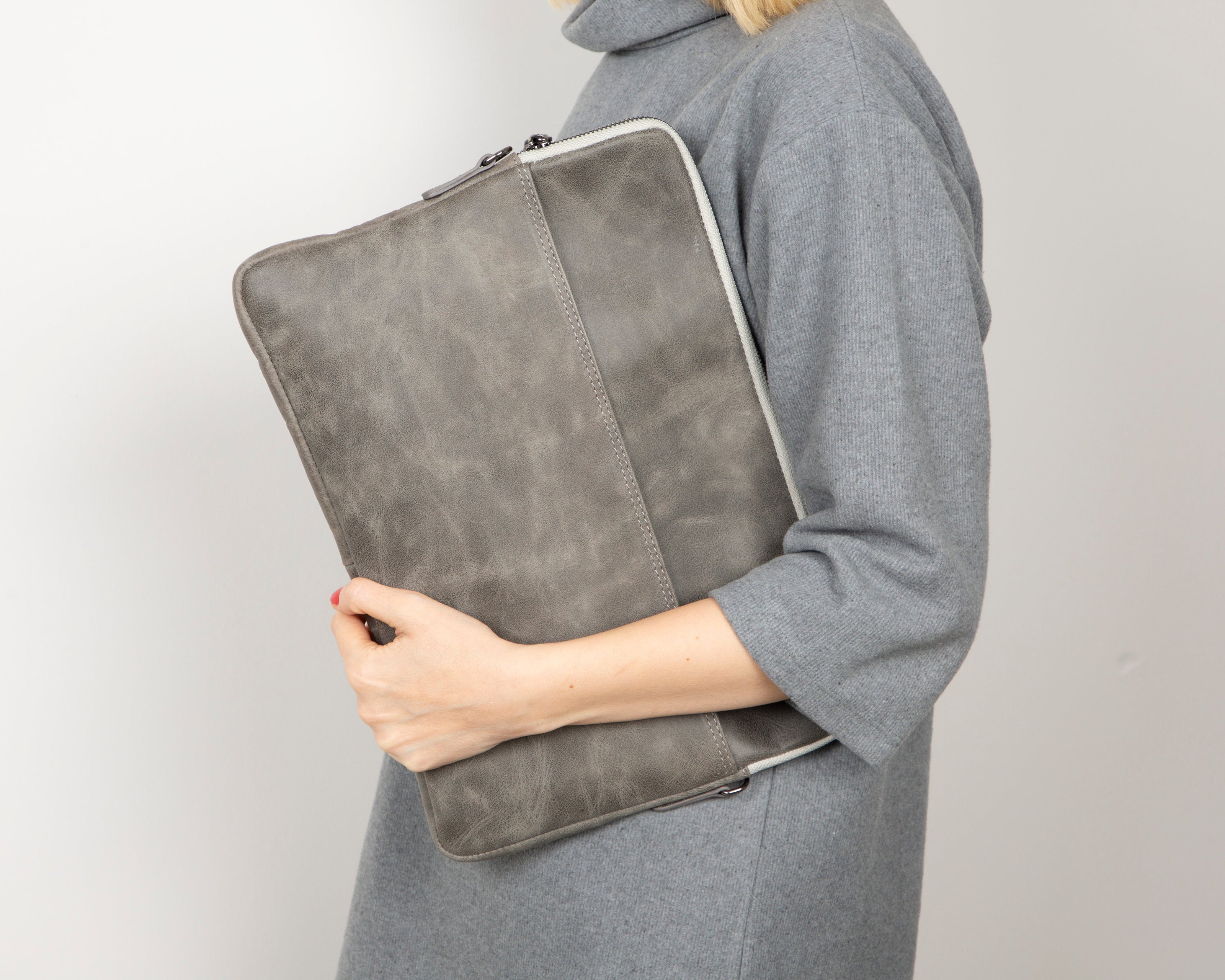 Awe Laptop-/Tablet-Hüllen aus echtem Leder