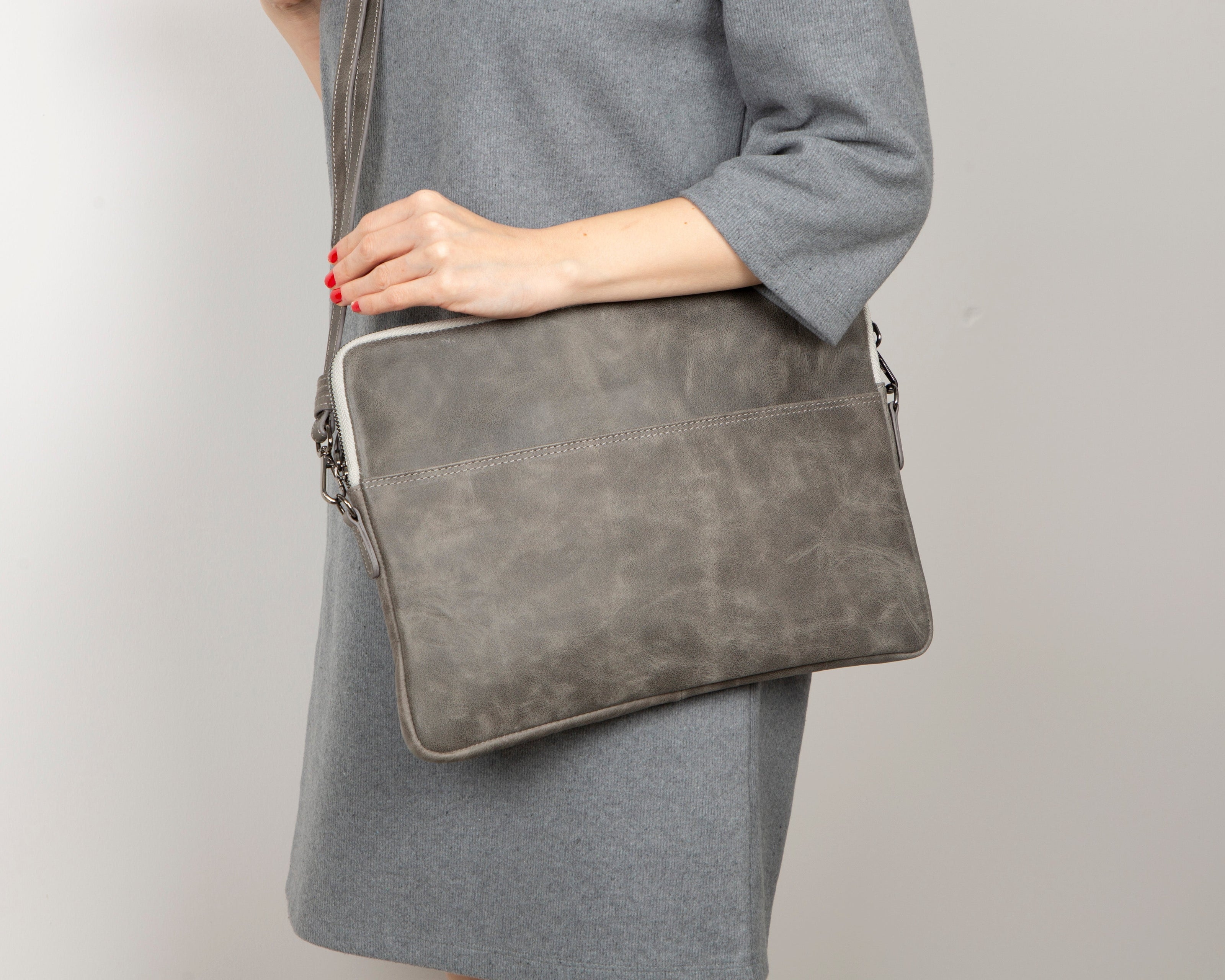 Awe Laptop-/Tablet-Hüllen aus echtem Leder