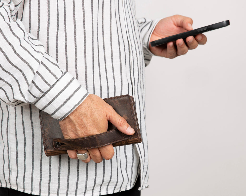 Aura Leather Universal Wallet