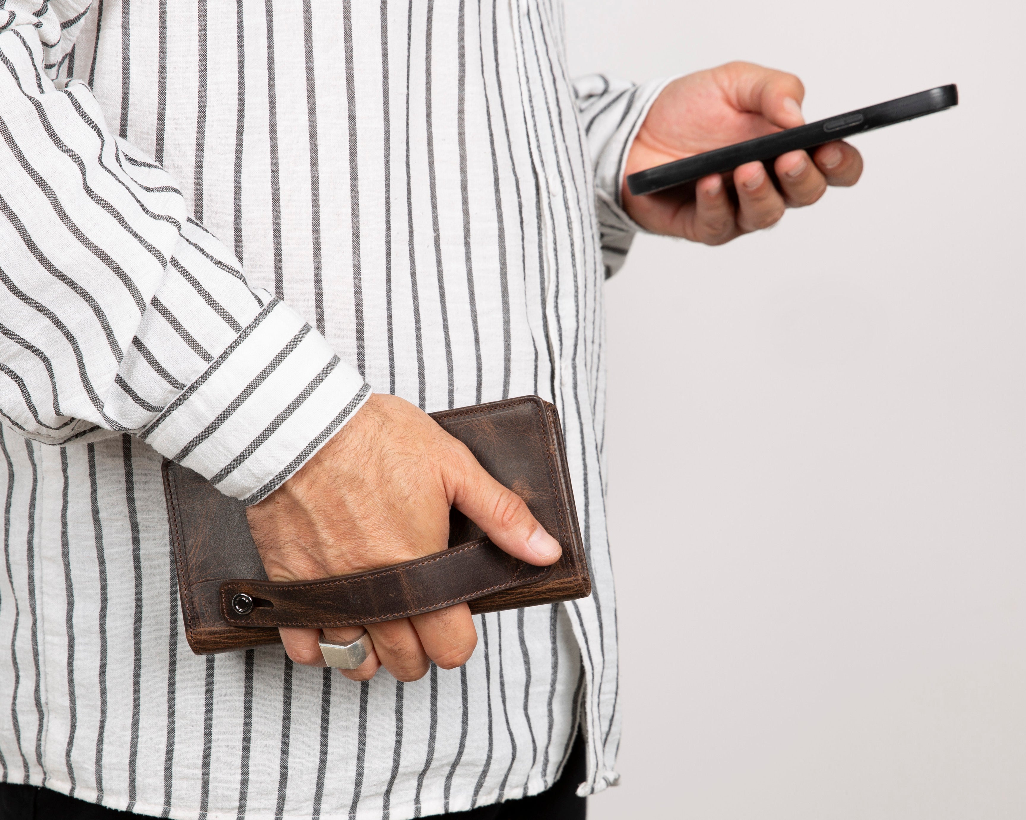 Aura Leather Universal Wallet
