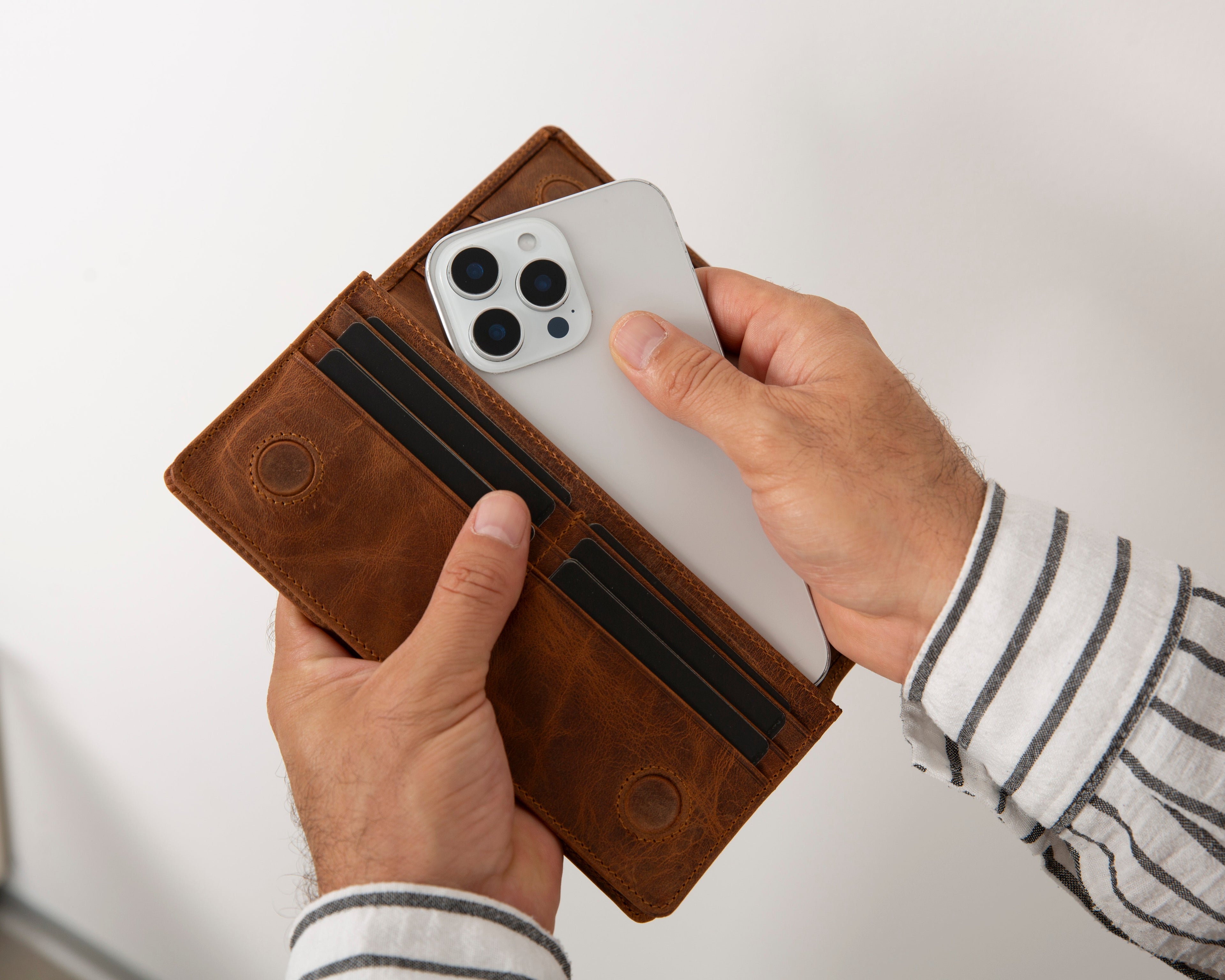 Aura Leather Universal Wallet