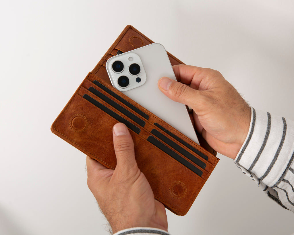 Aura Leather Universal Wallet