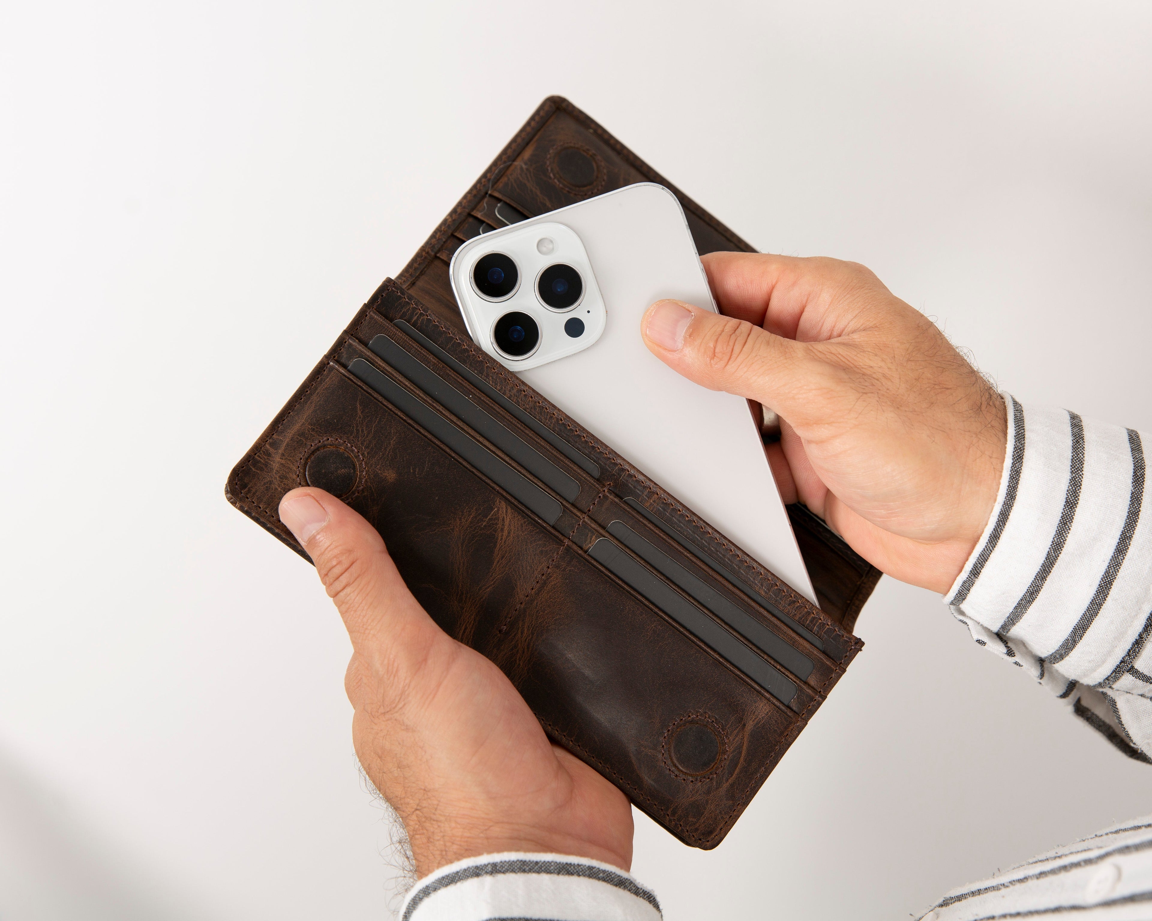 Aura Leather Universal Wallet