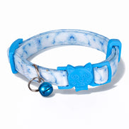 Gemustertes Halsband aus recycelten Materialien für Hunde und Katzen