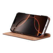 Sonat Leder iPhone 16 Pro Folio-Hülle