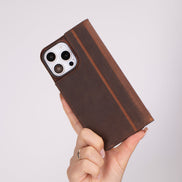 Sonat Leder iPhone 16 Pro Folio-Hülle