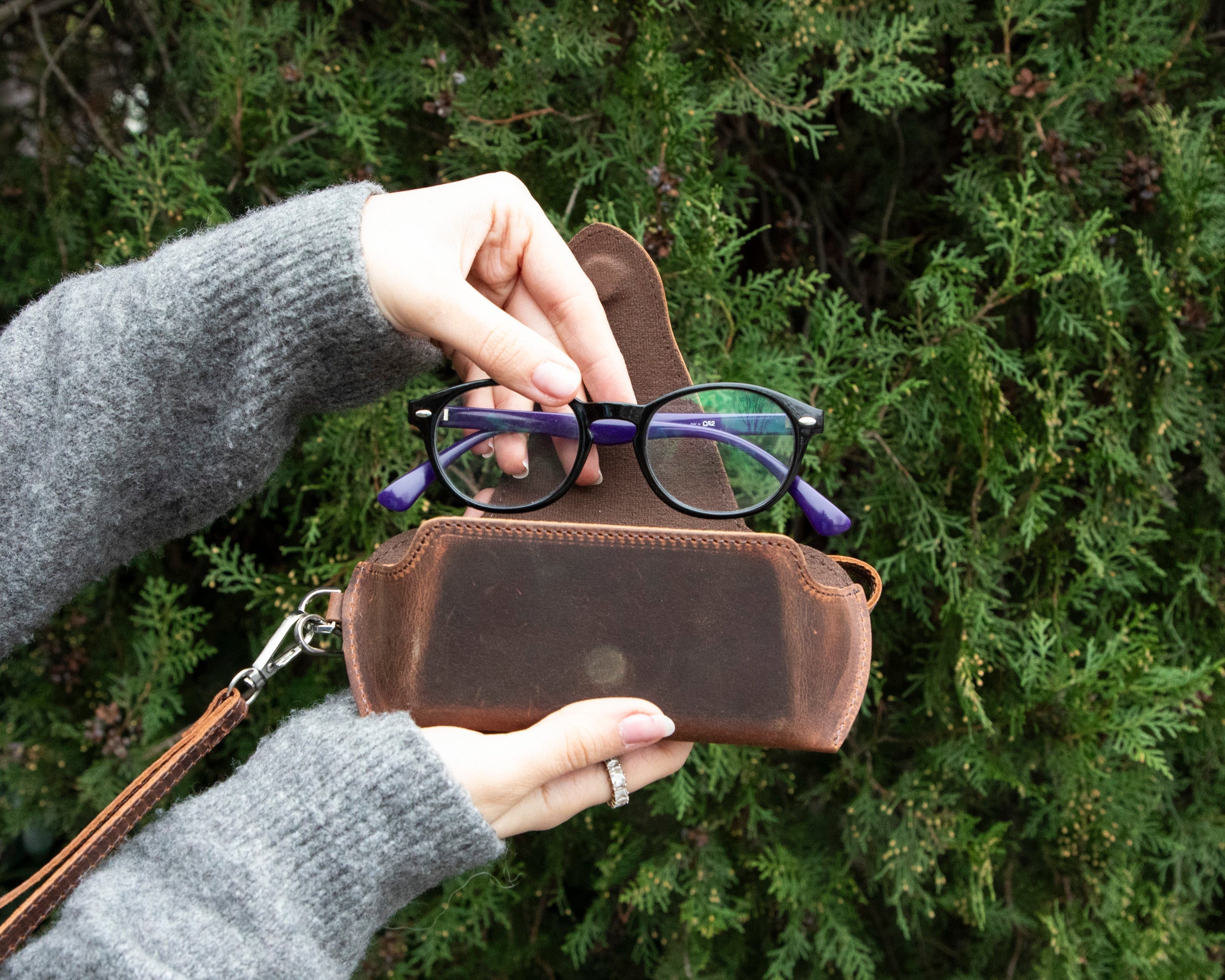 Riviera Genuine Leather Glasses Case – Handmade Eyeglass & Sunglasses Cover for Men & Women