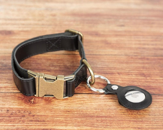 Scobby Leather Dog Collar